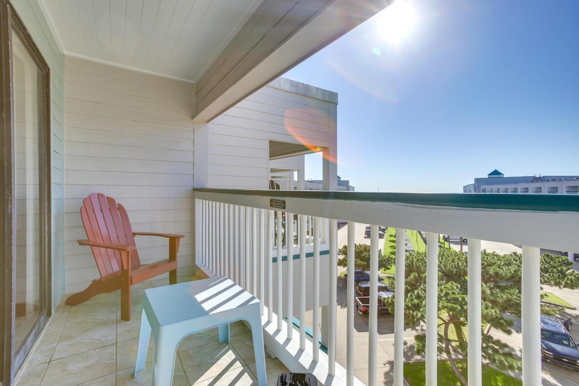 Galveston Retreat With Balcony And Gulf Views! Διαμέρισμα Εξωτερικό φωτογραφία